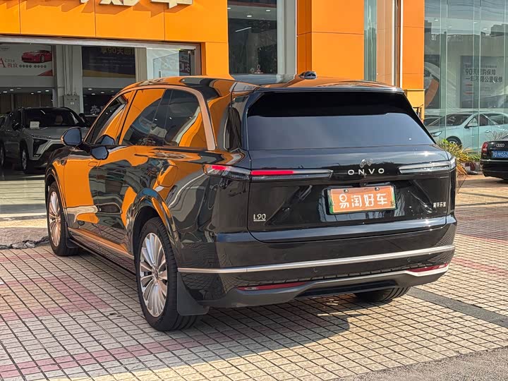 Photo 5 - Nio Onvo L90