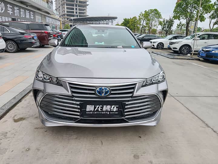 Photo 2 - Toyota Avalon