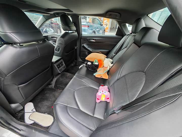 Photo 8 - Toyota Avalon