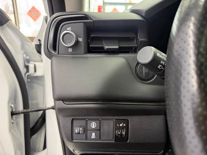 Photo 8 - Honda Vezel