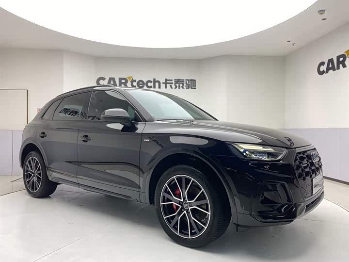 Фото 2 - Audi Q5L