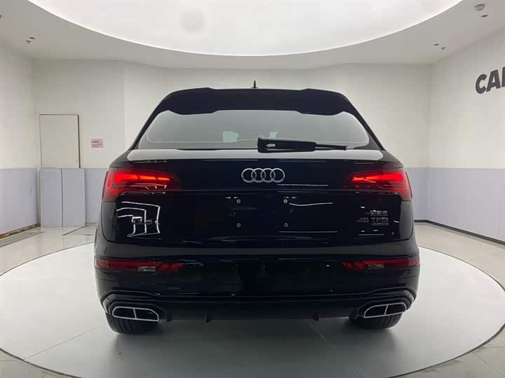 Фото 6 - Audi Q5L