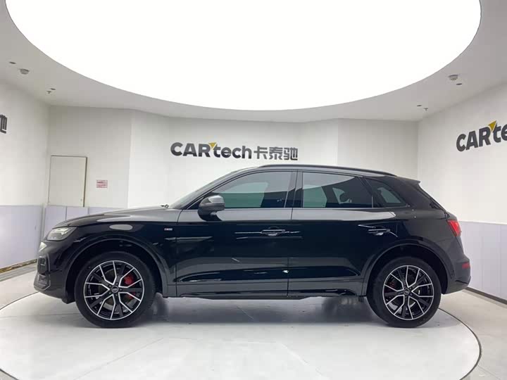 Фото 8 - Audi Q5L