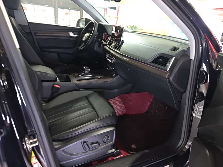 Фото 5 - Audi Q5L