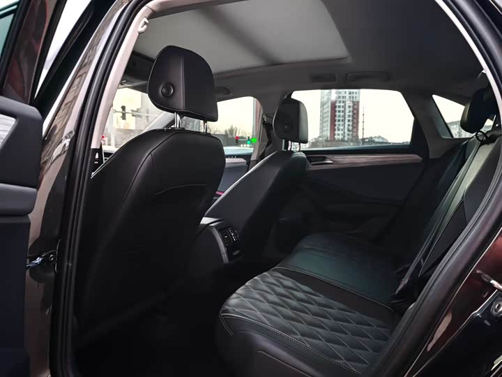 Фото 5 - Volkswagen Sagitar L