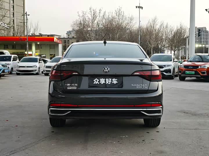 Фото 8 - Volkswagen Sagitar L