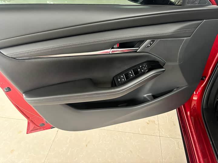 Photo 5 - Mazda 3 (Axela)