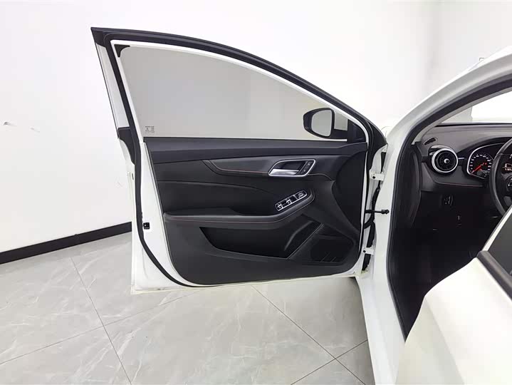 Photo 7 - MG Motor 6