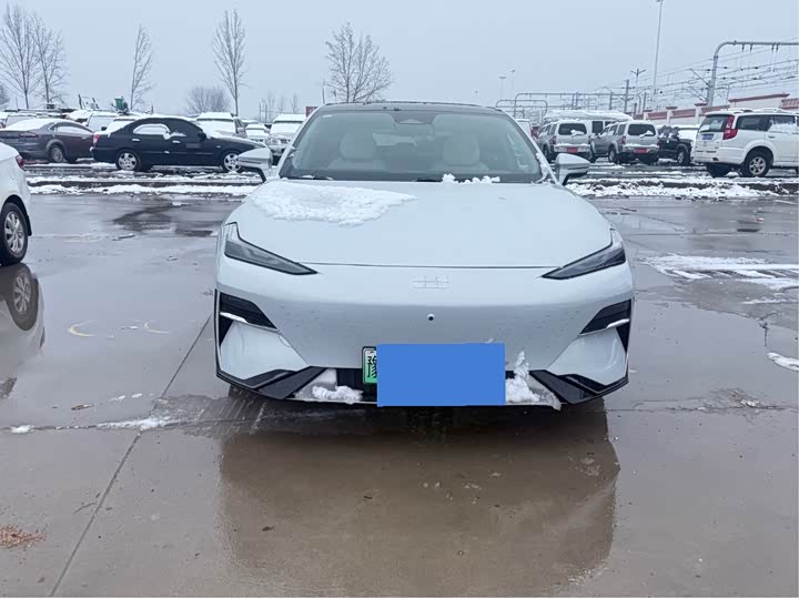 Фото 3 - Geely Galaxy E8