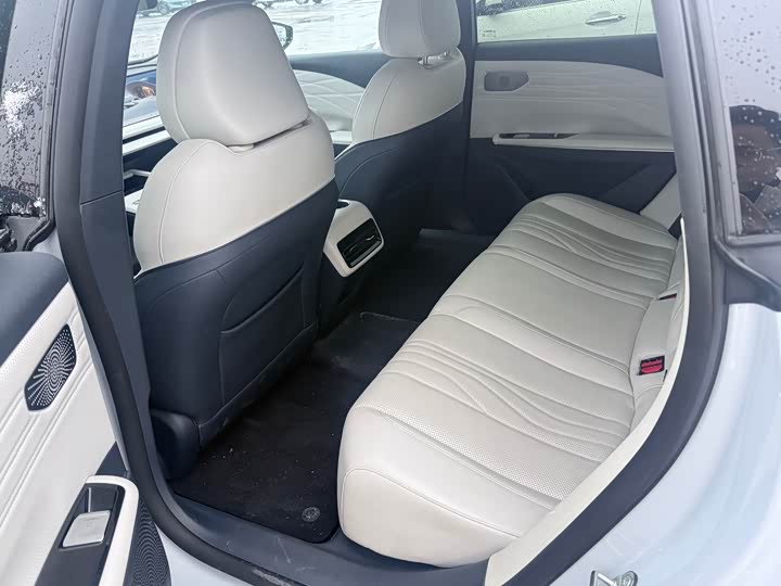 Фото 5 - Geely Galaxy E8