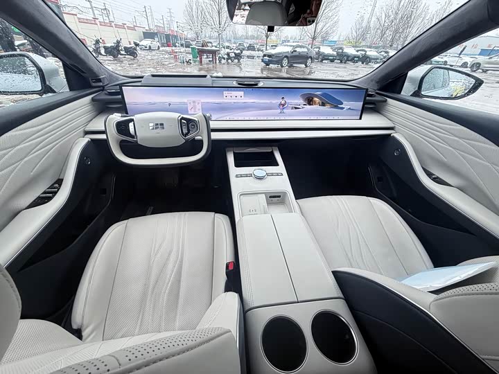 Фото 6 - Geely Galaxy E8