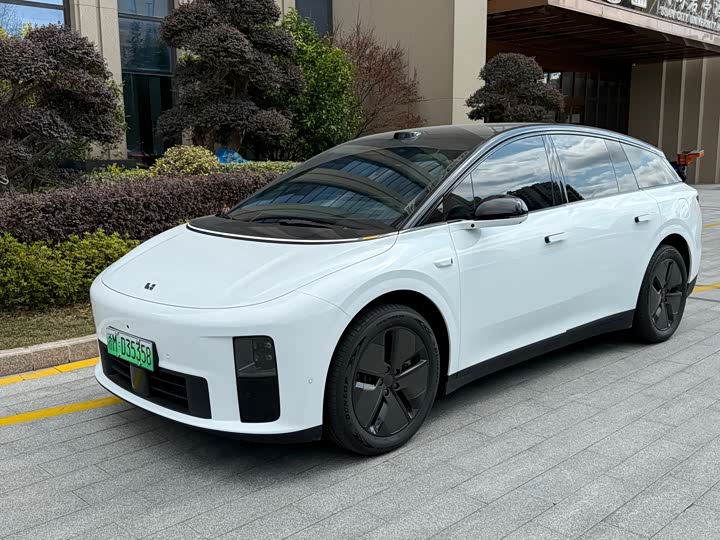 Фото 1 - LiXiang i6