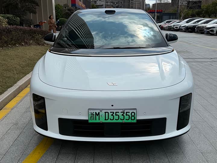 Фото 2 - LiXiang i6