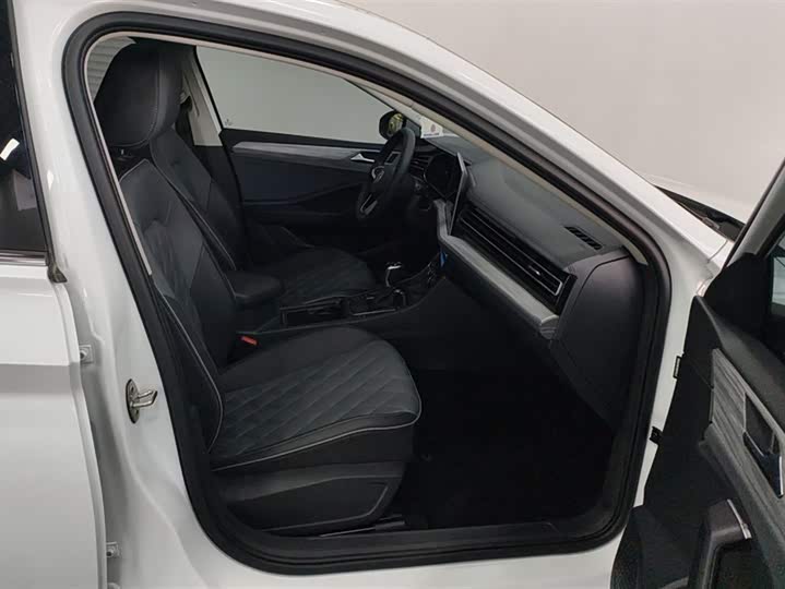 Фото 8 - Volkswagen Sagitar L