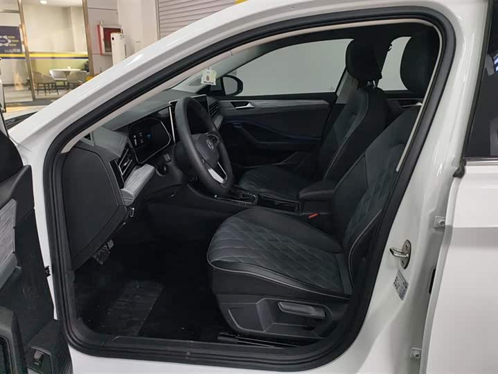 Фото 9 - Volkswagen Sagitar L