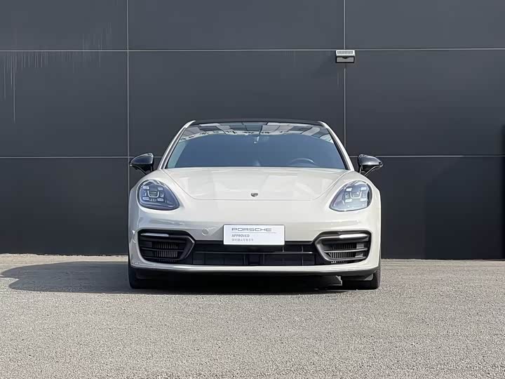 Фото 3 - Porsche Panamera