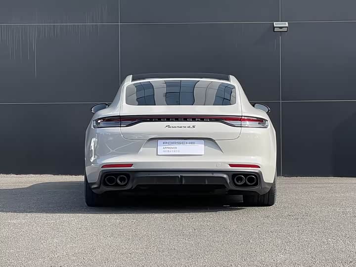 Фото 4 - Porsche Panamera