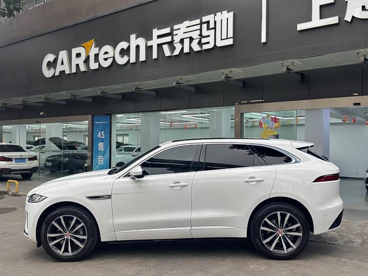 Фото 3 - Jaguar F-Pace