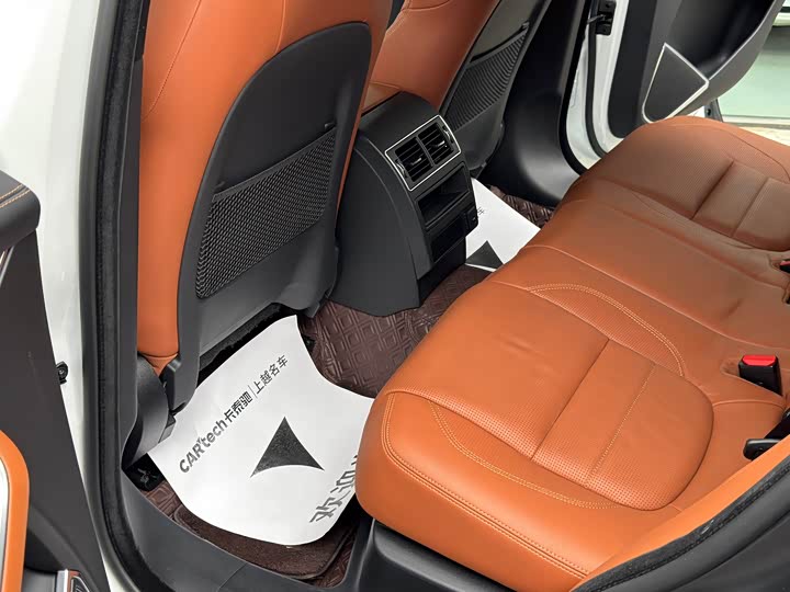 Фото 6 - Jaguar F-Pace