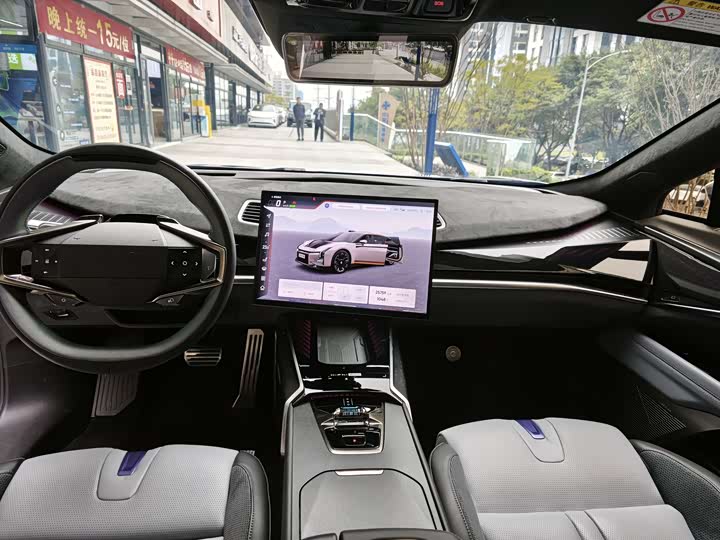 Фото 8 - HiPhi Z