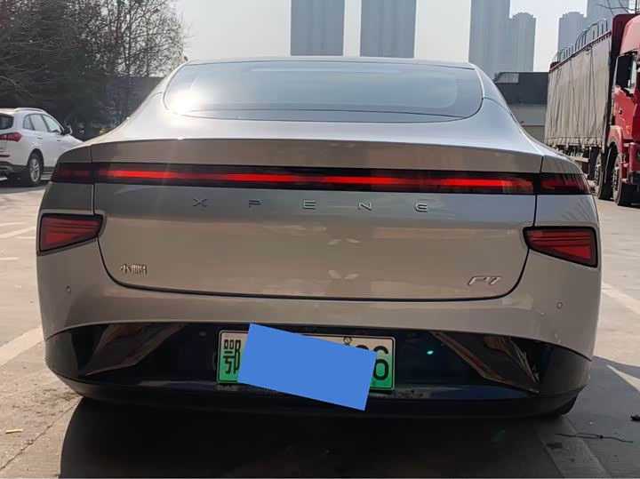 Фото 8 - XPeng P7