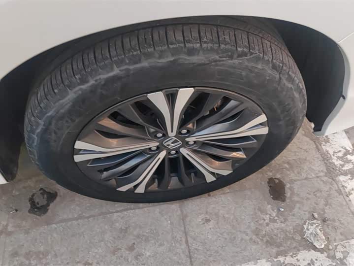 Фото 6 - Honda UR-V