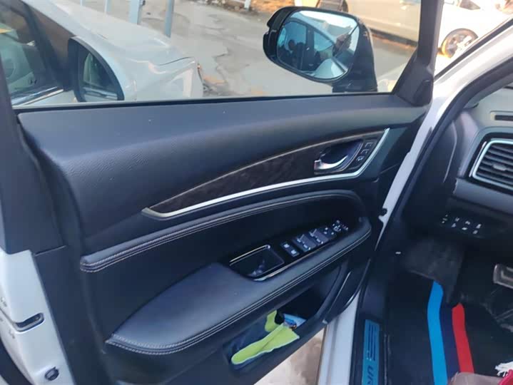 Фото 7 - Honda UR-V