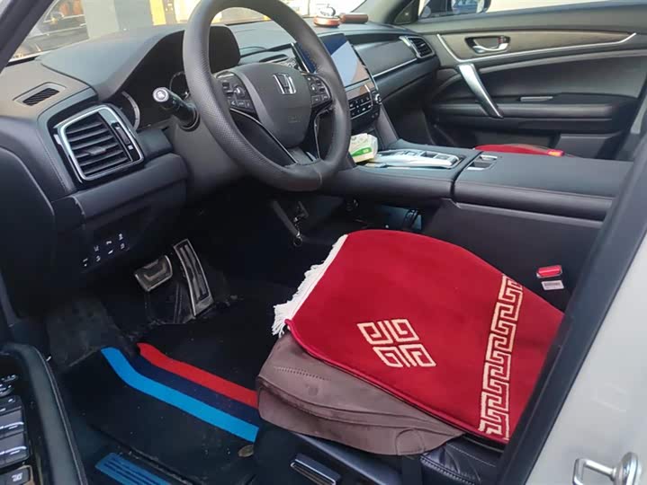 Фото 9 - Honda UR-V