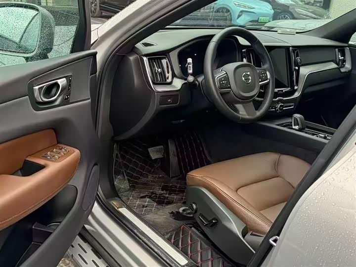 Фото 3 - Volvo XC60