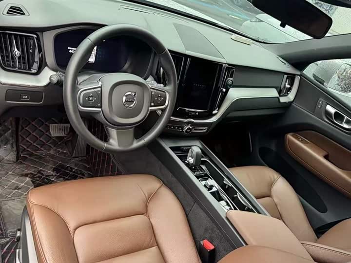 Фото 5 - Volvo XC60