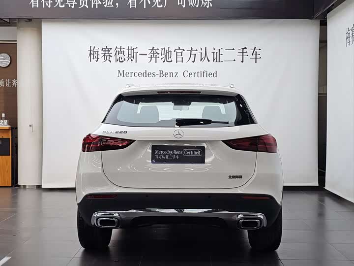 Photo 4 - Mercedes-Benz GLA-Class