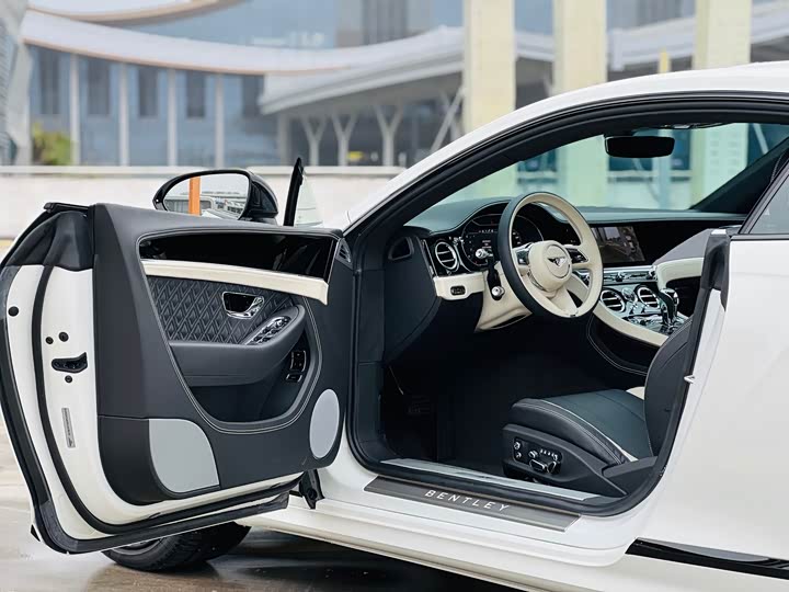 Фото 4 - Bentley Continental GT