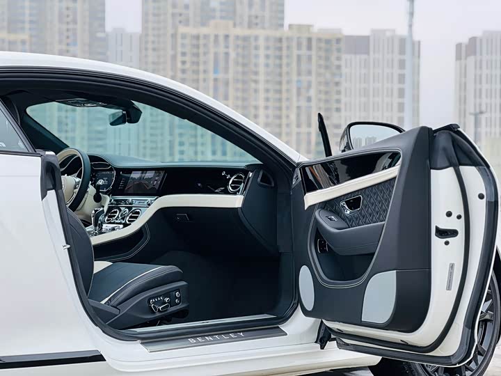 Фото 5 - Bentley Continental GT