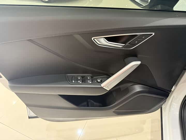 Фото 4 - Audi Q2L