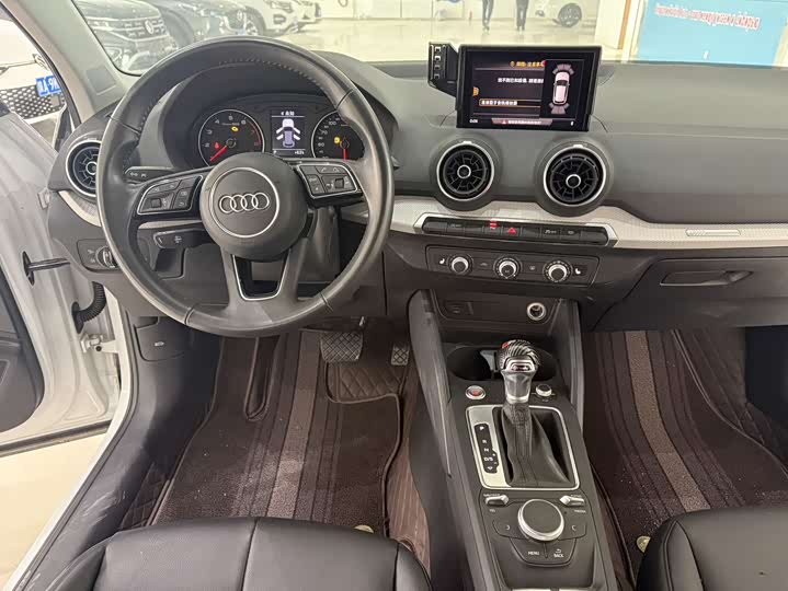 Фото 7 - Audi Q2L