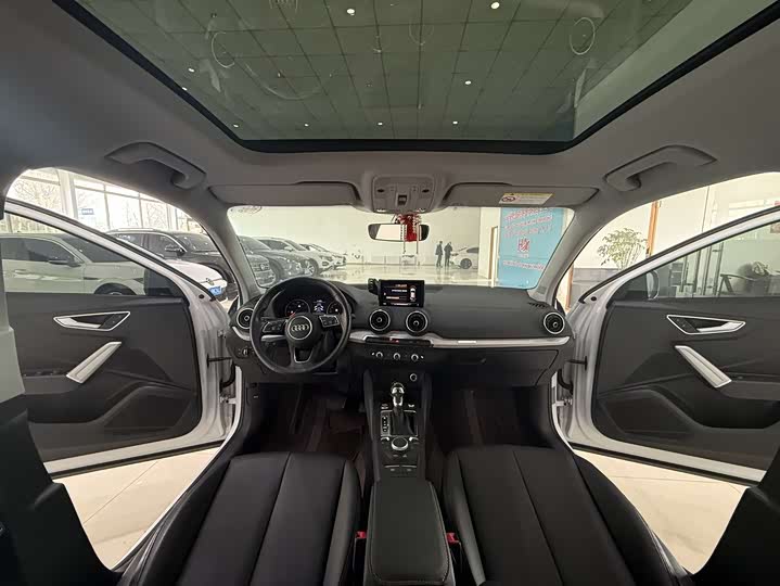 Фото 8 - Audi Q2L