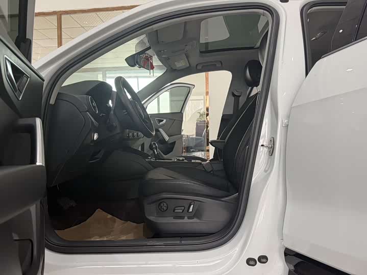 Фото 9 - Audi Q2L