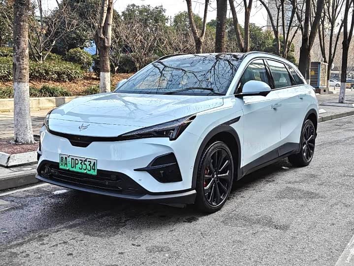 Фото 1 - BAIC Arcfox Alpha T5