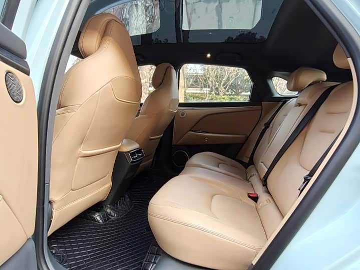 Фото 4 - BAIC Arcfox Alpha T5