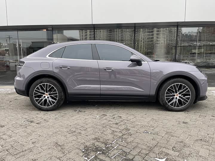 Фото 5 - Porsche Macan EV