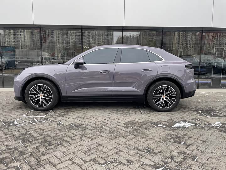 Фото 6 - Porsche Macan EV