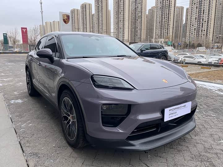 Фото 9 - Porsche Macan EV