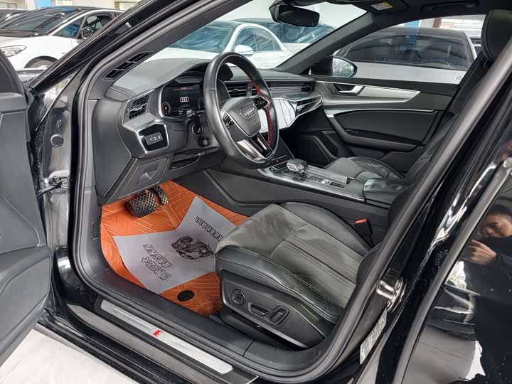 Фото 3 - Audi A6L