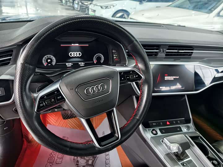 Фото 4 - Audi A6L