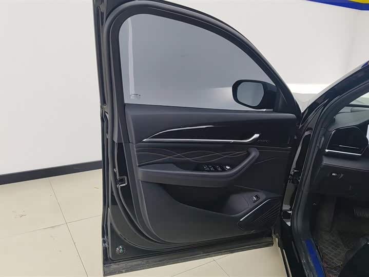 Фото 7 - Geely Monjaro