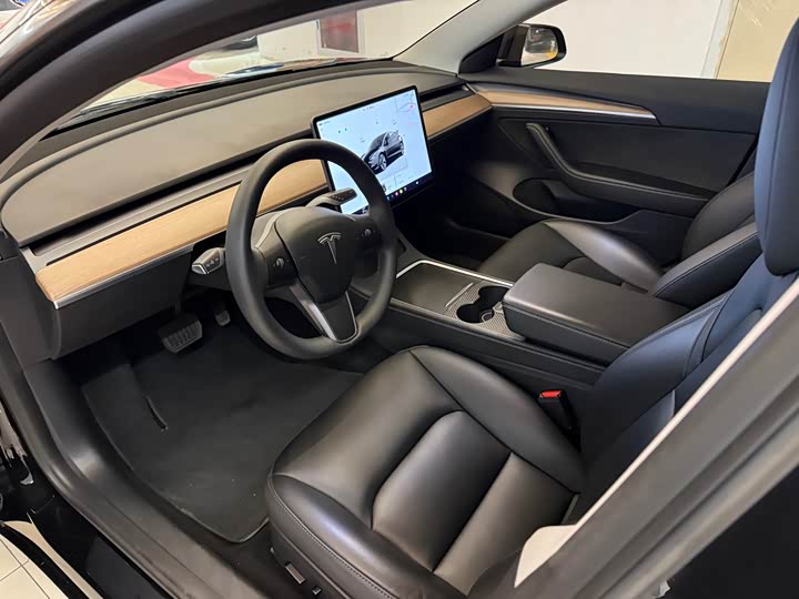 Фото 5 - Tesla Model 3