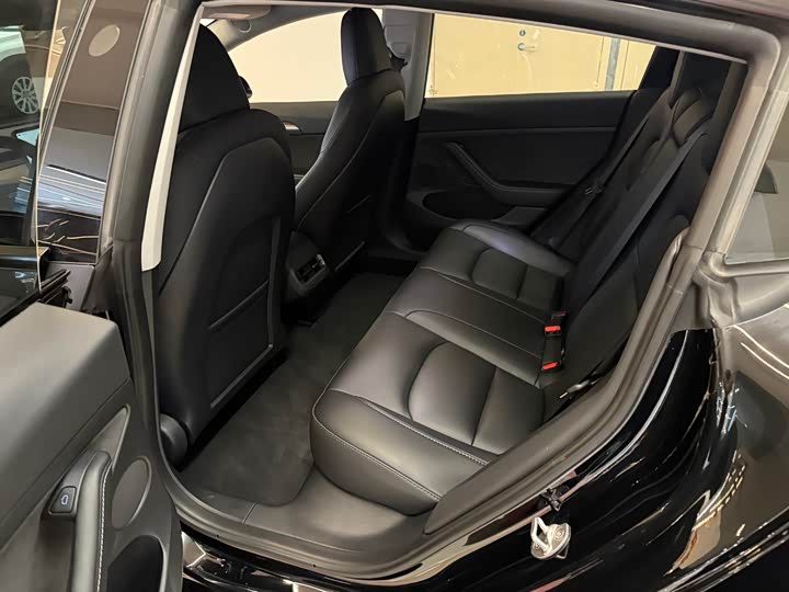 Фото 7 - Tesla Model 3