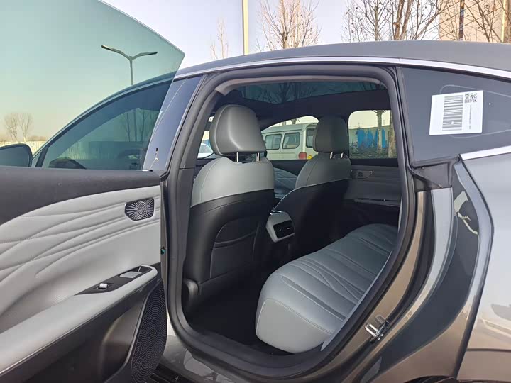 Фото 6 - Geely Galaxy E8