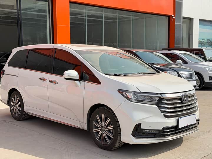 Фото 3 - Honda Odyssey