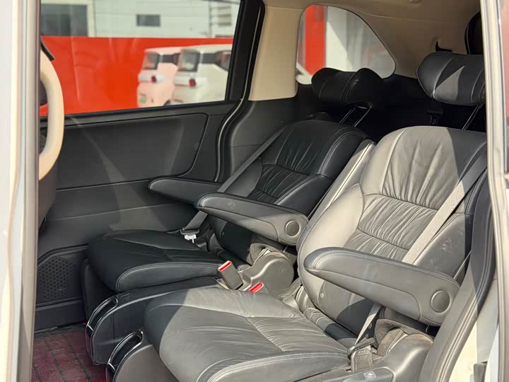 Фото 6 - Honda Odyssey